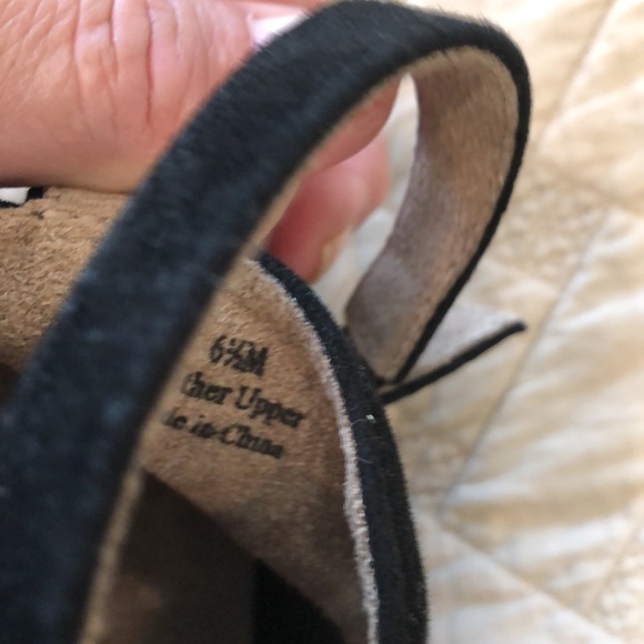 J. Renee Black open toe suede strapy wedges size 6.5 womens - Picture 3 of 9